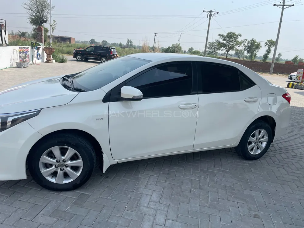 Toyota Corolla 2015 for Sale in Gujrat Image-1