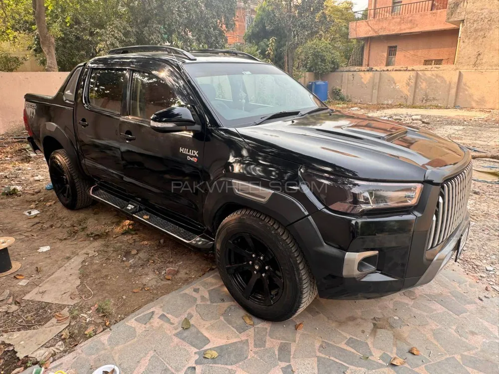Toyota Hilux 2011 for Sale in Lahore Image-1
