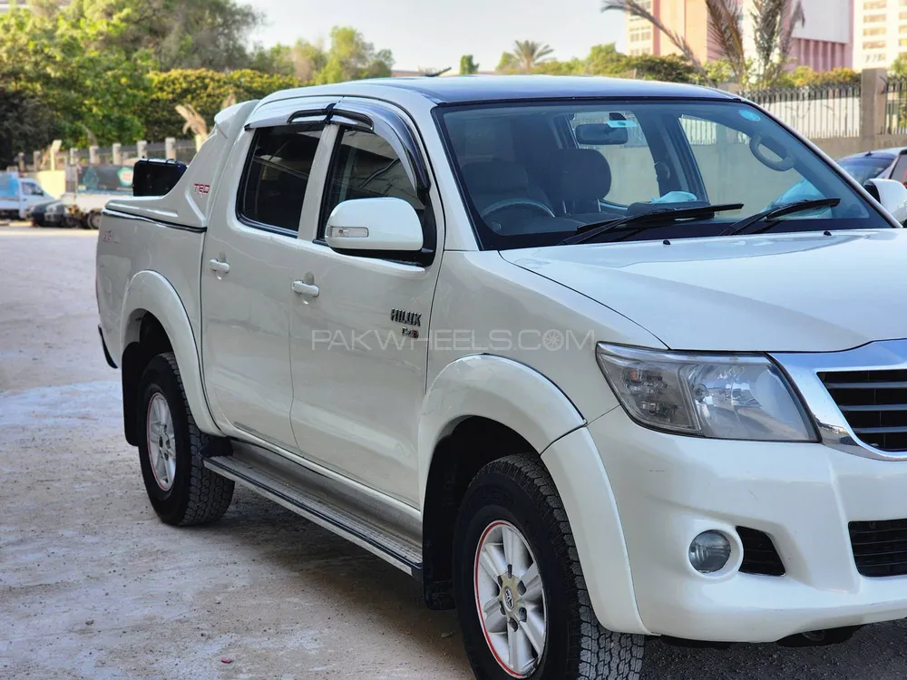 Toyota Hilux 2012 for Sale in Karachi Image-1