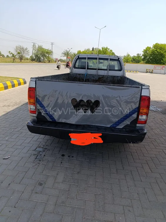 Toyota Hilux 2008 for Sale in Attock Image-1