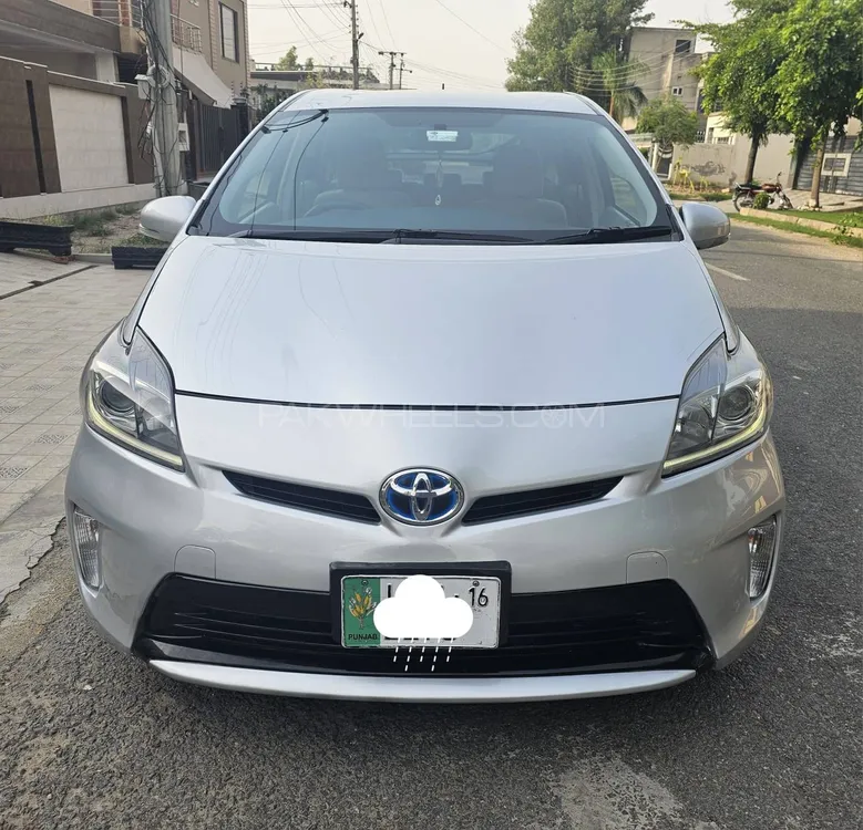 Toyota Prius 2013 for Sale in Lahore Image-1