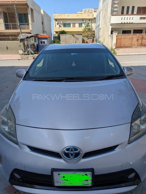 Toyota Prius 2013 for Sale in Islamabad Image-1