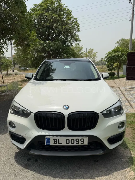 بی ایم ڈبلیو ایکس 1 2017 for Sale in فیصل آباد Image-1