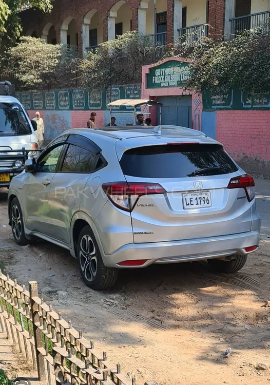 Honda Vezel 2014 for Sale in Lahore Image-1