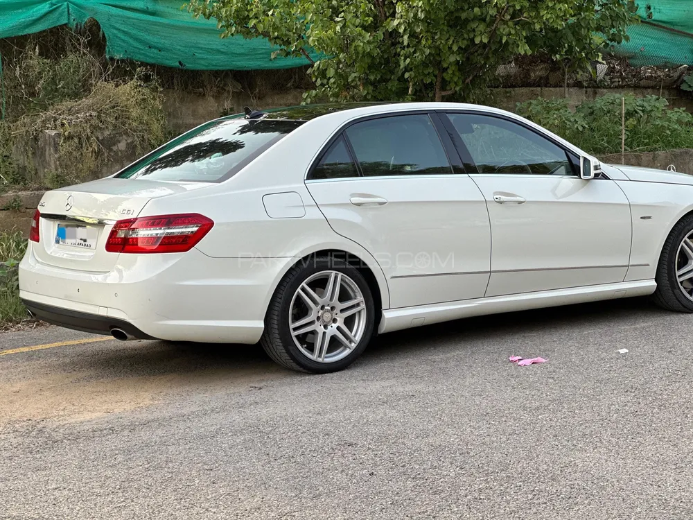 Mercedes Benz E Class 2011 for Sale in Islamabad Image-1
