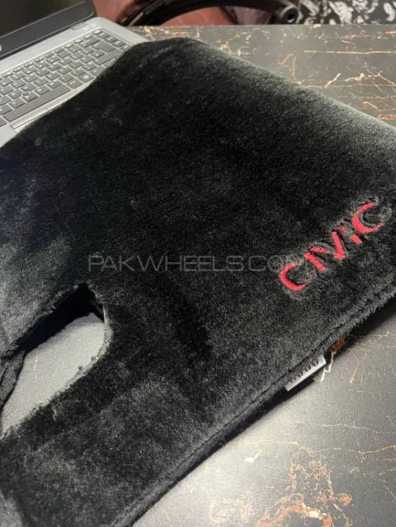  Skip to product information  Honda Civic Latest  Dashboard Mat Net Model 2021-2025 Image-1