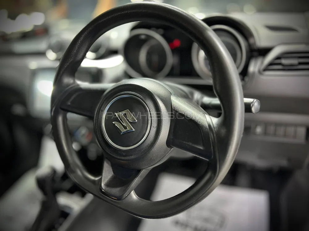 Suzuki Swift 2023 for Sale in Lahore Image-1