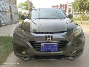 Honda Vezel Hybrid Z 2015 for Sale