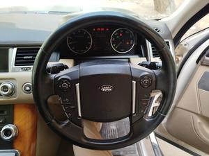 Range Rover Evoque
2010
5.0 Litter engine 
Black Wrap