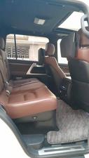 Toyota Land Cruiser 
LC 200
Pearl White 
Milage 63600 kms