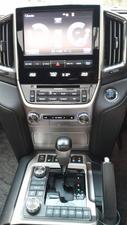 Toyota Land Cruiser 
LC 200
Pearl White 
Milage 63600 kms