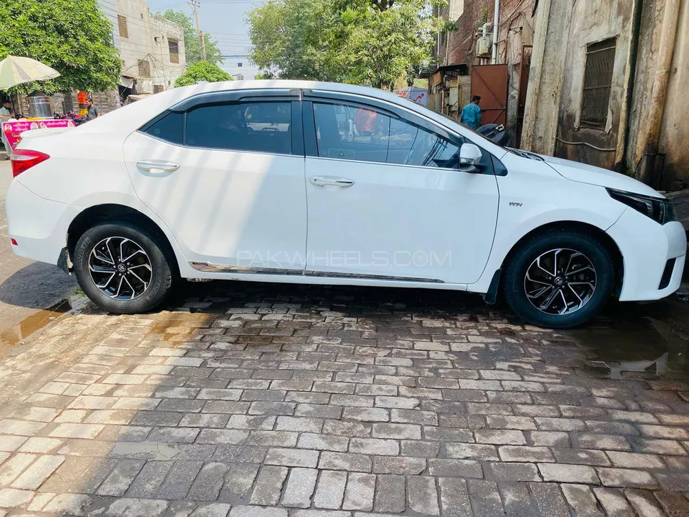 Toyota Corolla 2016 for Sale in Sialkot Image-1