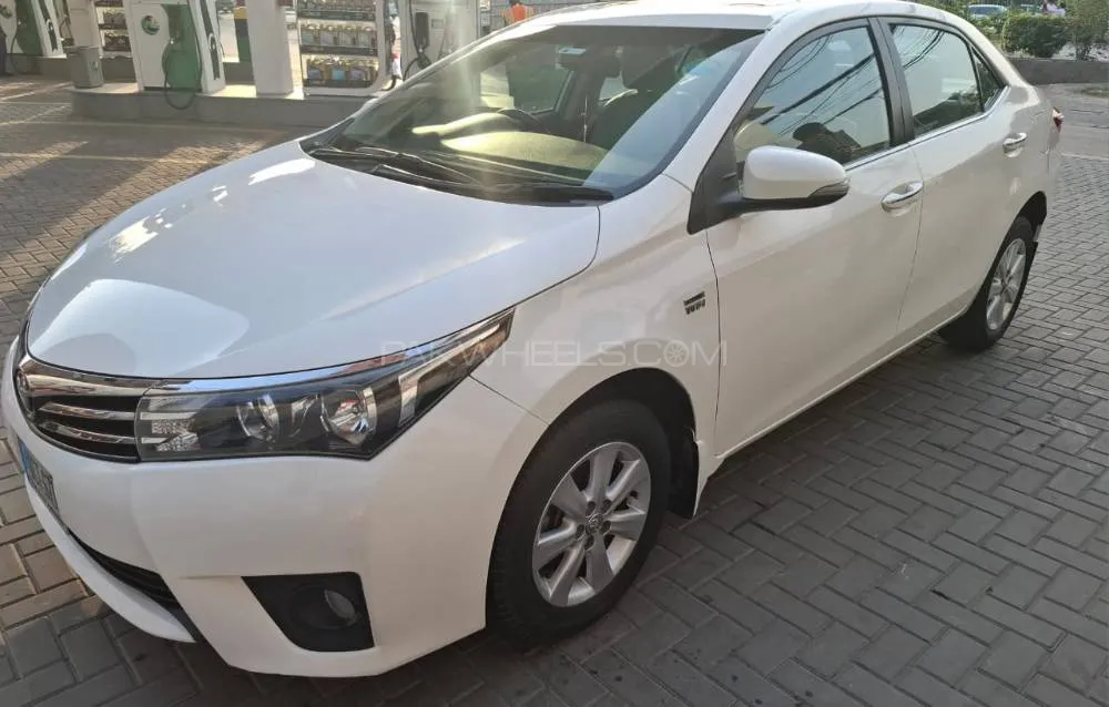 Toyota Corolla 2017 for Sale in Lahore Image-1