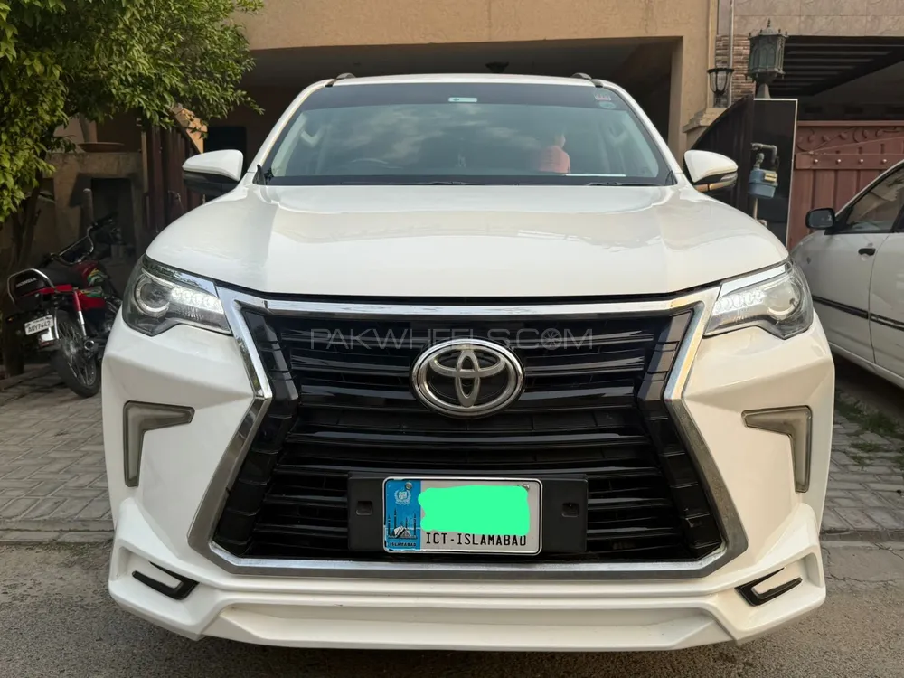 Toyota Fortuner 2019 for Sale in Lahore Image-1