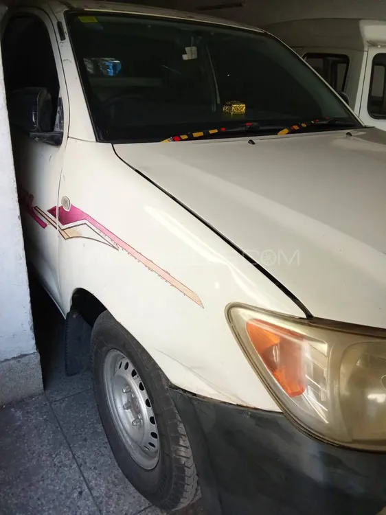 Toyota Hilux 2009 for Sale in Lahore Image-1