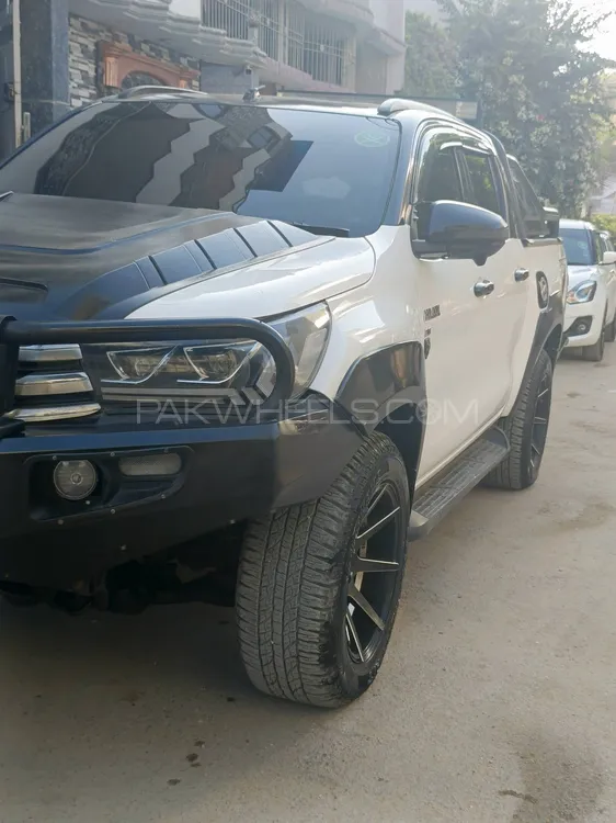 Toyota Hilux 2015 for Sale in Karachi Image-1