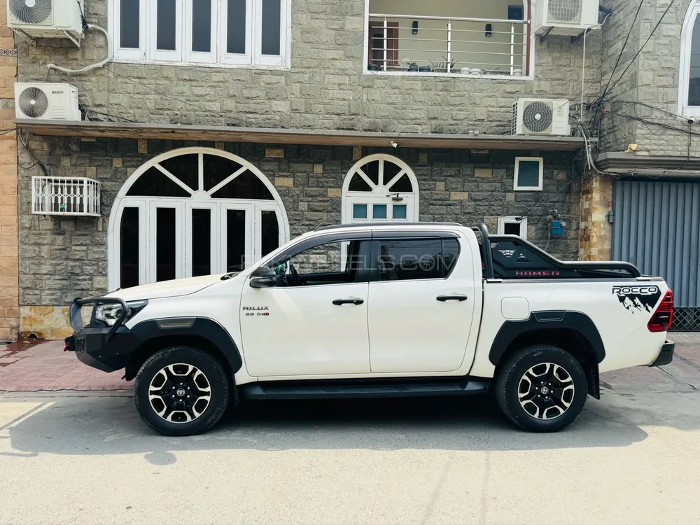Toyota Hilux 2021 for Sale in Faisalabad Image-1