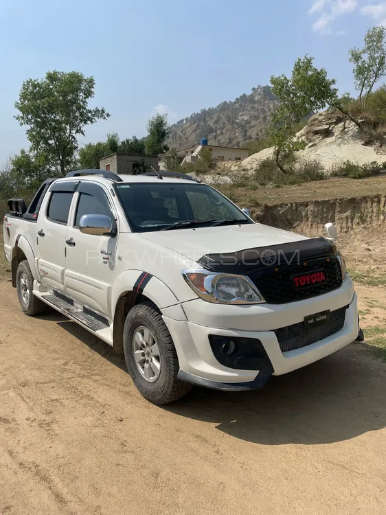 Toyota Hilux 2011 for Sale in Bhimber Image-1