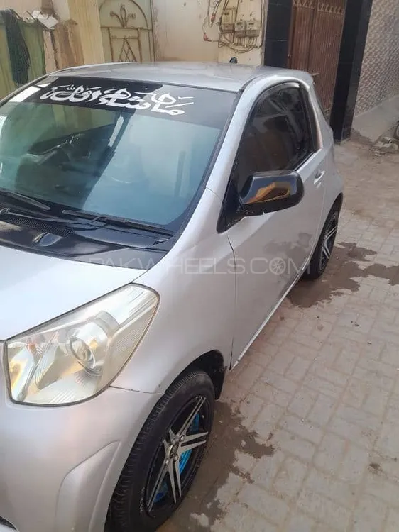 Toyota iQ 2012 for Sale in Karachi Image-1