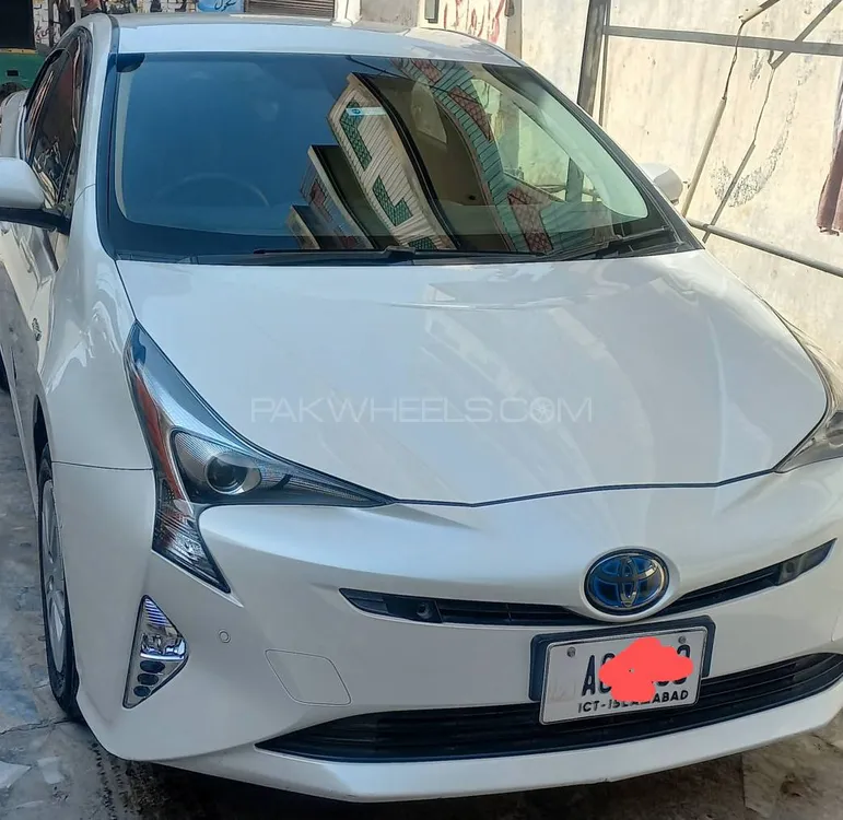 Toyota Prius 2016 for Sale in Peshawar Image-1