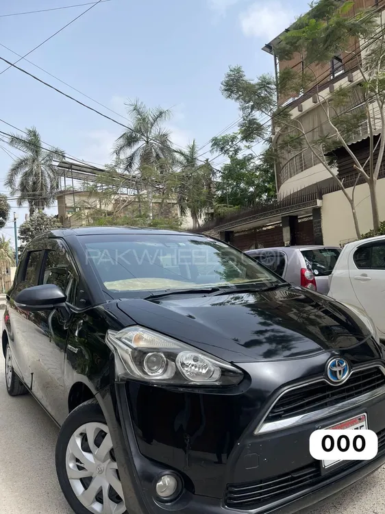 Toyota Sienta 2016 for Sale in Karachi Image-1
