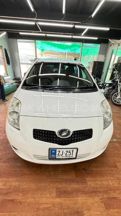Toyota Vitz 2007 for Sale in Islamabad Image-1