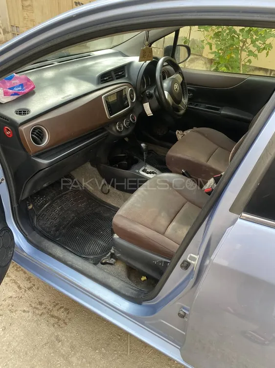 Toyota Vitz 2012 for Sale in Sukkur Image-1