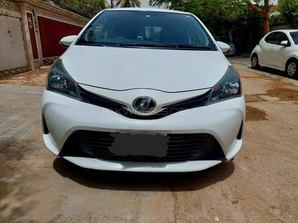 Toyota Vitz 2016 for Sale in Karachi Image-1