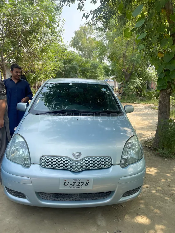 Toyota Vitz 2004 for Sale in Mardan Image-1