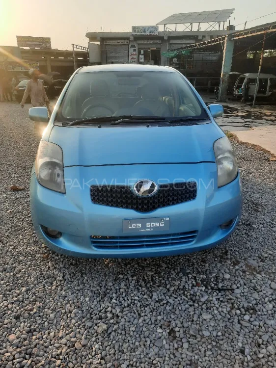 Toyota Vitz 2007 for Sale in Peshawar Image-1