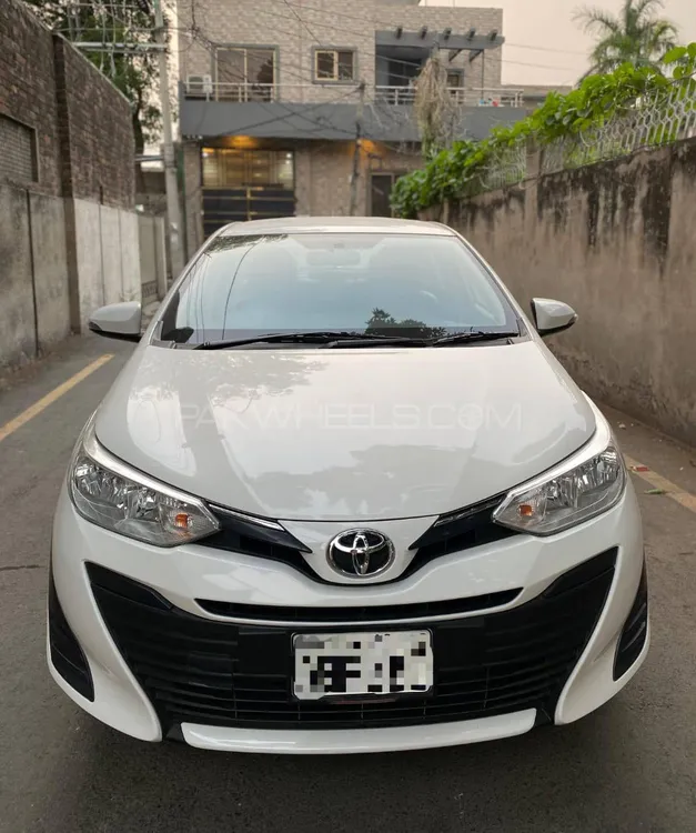Toyota Yaris Sedan 2020 for Sale in Lahore Image-1