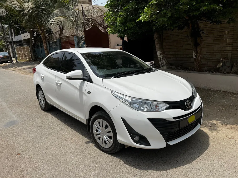 Toyota Yaris Sedan 2021 for Sale in Karachi Image-1