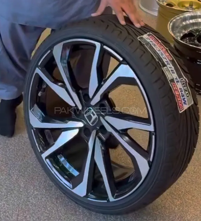 18 Inch Very beautiful Low profile Rims tyres Image-1