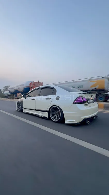 Honda Civic 2010 for Sale in Multan Image-1