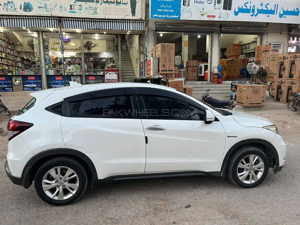 Honda Vezel 2014 for Sale in Mirpur khas Image-1