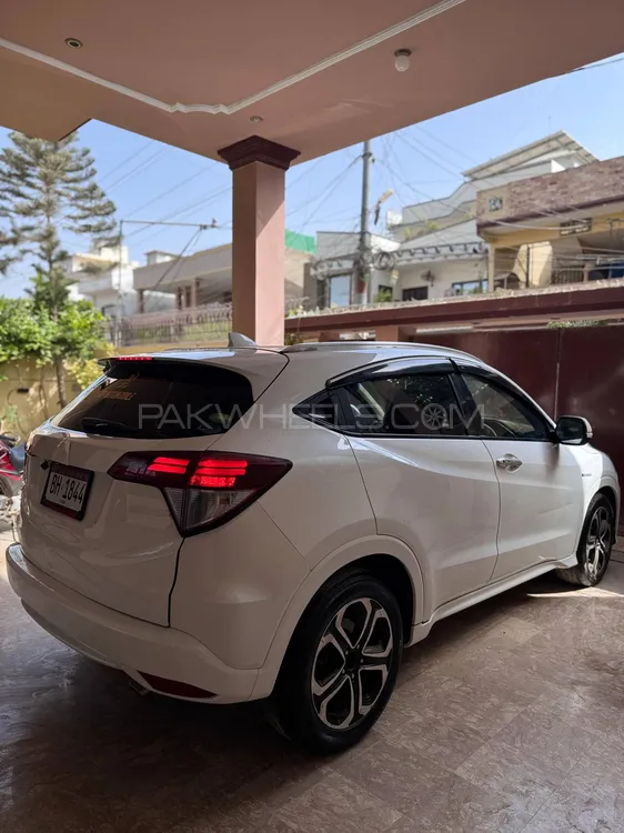 Honda Vezel 2015 for Sale in Karachi Image-1
