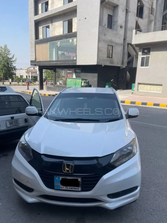 Honda Vezel 2014 for Sale in Rawalpindi Image-1