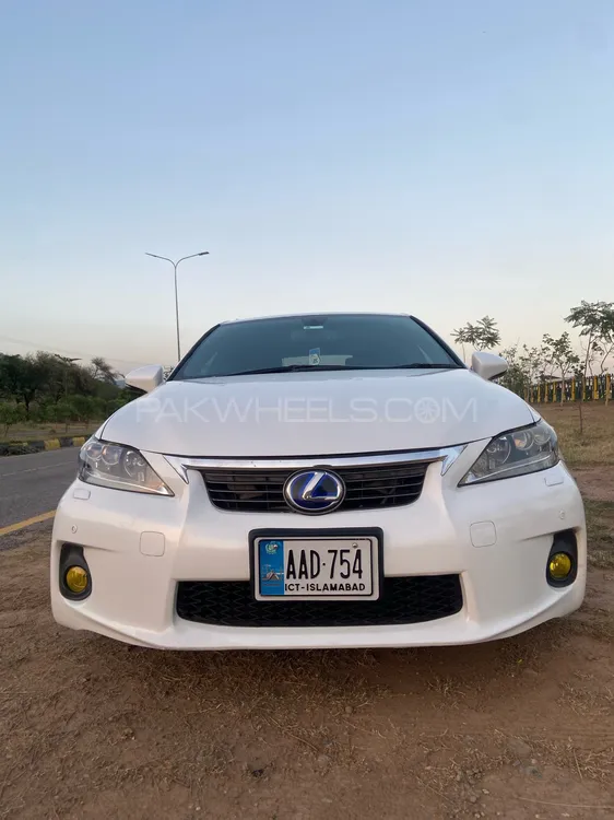 لیکزس سی ٹی 200 ایچ 2011 for Sale in اسلام آباد Image-1