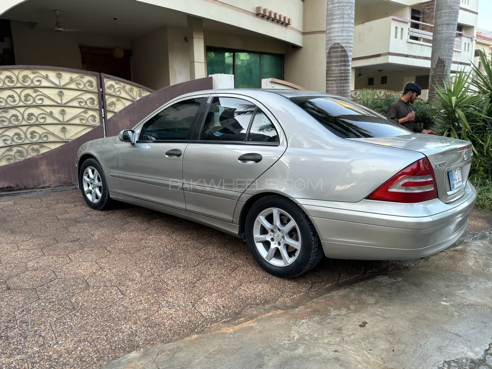 Mercedes Benz C Class 2007 for Sale in Islamabad Image-1