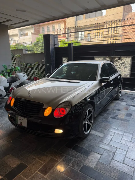 Mercedes Benz E Class 2004 for Sale in Faisalabad Image-1