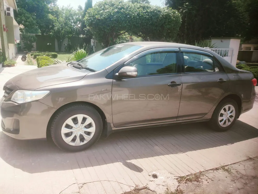 Toyota Corolla 2014 for Sale in Kamra Image-1