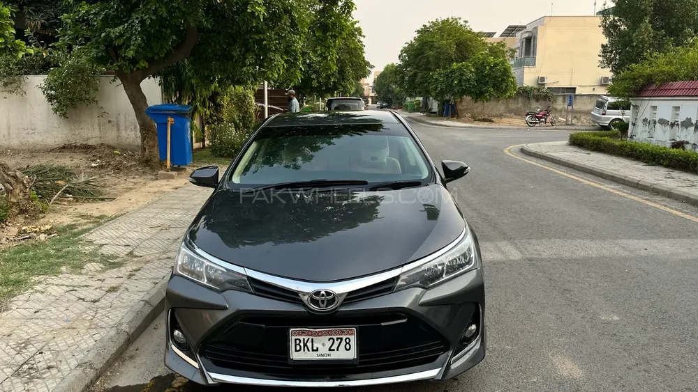 Toyota Corolla 2017 for Sale in Lahore Image-1