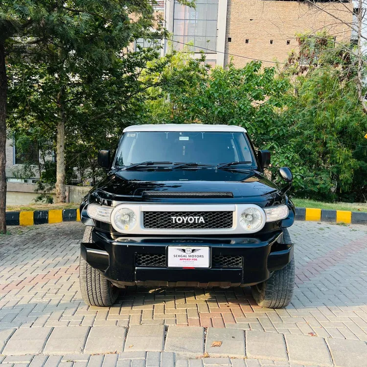 Toyota Fj Cruiser 2011 for Sale in Rawalpindi Image-1