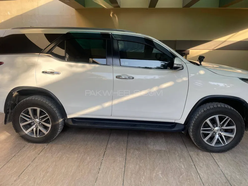 Toyota Fortuner 2017 for Sale in Karachi Image-1