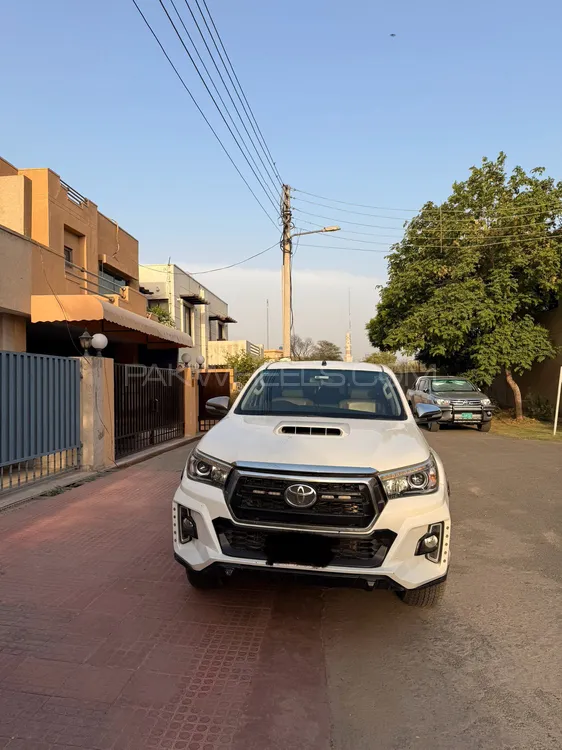 Toyota Hilux 2017 for Sale in Lahore Image-1