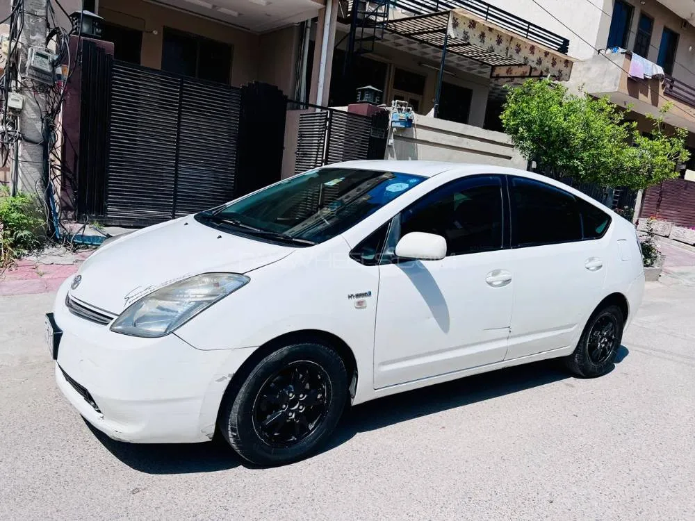 Toyota Prius 2006 for Sale in Islamabad Image-1
