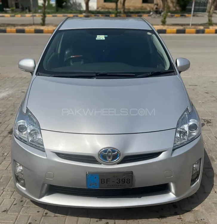 Toyota Prius 2015 for Sale in Islamabad Image-1