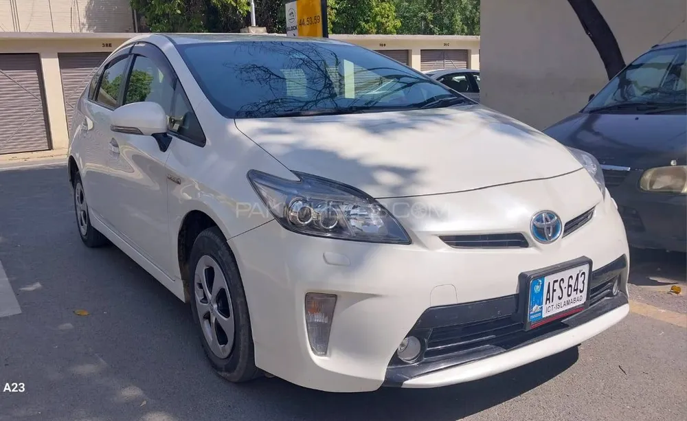 Toyota Prius 2014 for Sale in Lahore Image-1