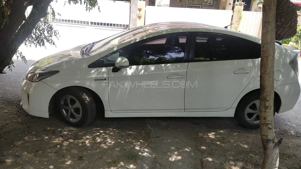 Toyota Prius 2013 for Sale in Islamabad Image-1