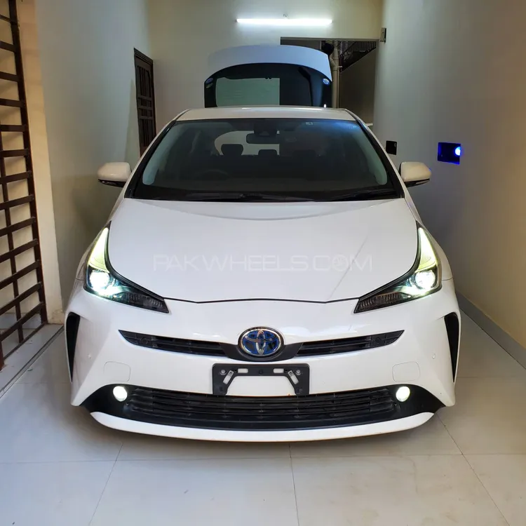 Toyota Prius 2021 for Sale in Karachi Image-1